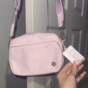 BNWT 🏷️ lululemon athletica Pale Pinkish Lilac color• Crossbody Shoulder Bag